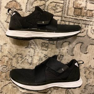 TIEM cycling shoes size 8